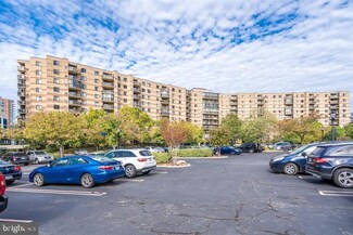 8370 Greensboro Dr Unit 110, McLean, VA 22102
