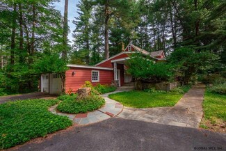 32 Slingerlands St, Slingerlands, NY 12159