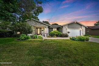 912 Fenway Dr, Lima, OH 45804