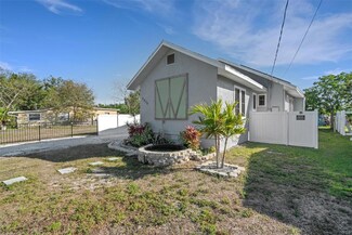 2070 28th St, Sarasota, FL 34234