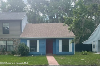 935 Village Dr, Brooksville, FL 34601