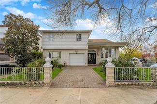 420 Stobe Ave, Staten Island, NY 10306