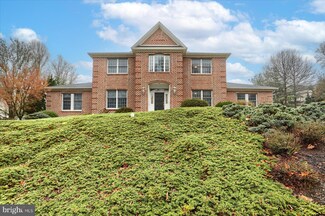 1068 Derry Woods Dr, Hummelstown, PA 17036