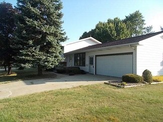 7 Lane Dr, Paxton, IL 60957
