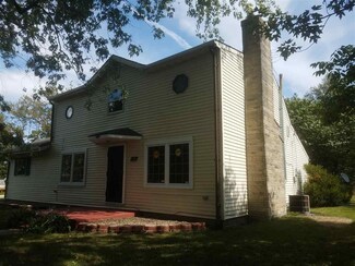 126 Maple St, Corunna, IN 46730