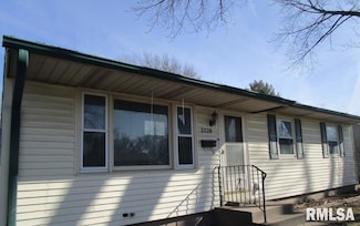 2220 W 35th St, Davenport, IA 52806