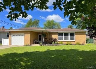 92 Clearfield Dr, Buffalo, NY 14221