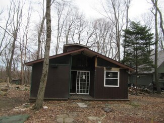170 Horse Shoe Bend Rd, Acme, PA 15610