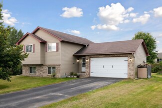1407 Taft St S, Cambridge, MN 55008