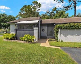 70 Mahoris Dr, Royal Palm Beach, FL 33411