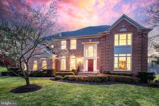 1082 Safa St, Herndon, VA 20170