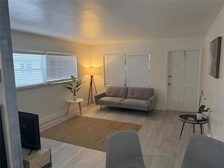 1638 Plunkett St Unit 10, Hollywood, FL 33020