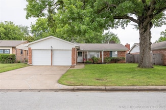 6927 E 17th St, Tulsa, OK 74112