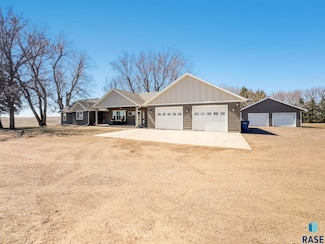 47748 255th St, Garretson, SD 57030