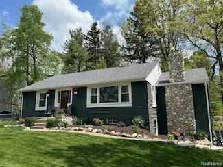 620 East St, Milford, MI 48381