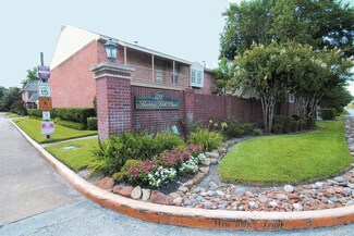 727 Bunker Hill Rd Unit 60, Houston, TX 77024