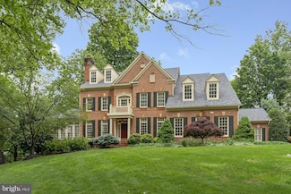 7811 Crownhurst Ct, McLean, VA 22102