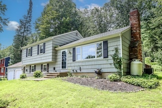 21 Chimney Dr, Bethel, CT 06801