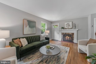 5837 Dewey St, Cheverly, MD 20785
