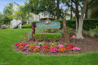 4 Ray Ct Unit 13704, Bedminster, NJ 07921