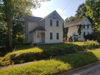 1032 Denner St, Kalamazoo, MI 49006
