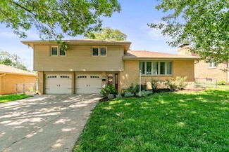 4472 Shady Lane Cir, Omaha, NE 68105