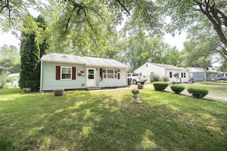 1068 Eastview Dr, Rantoul, IL 61866