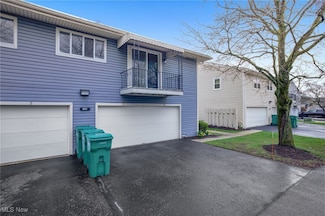2425 Island Dr Unit 16D, De Soto, OH 44685