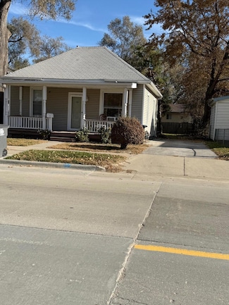 1421 S 8th St, Council Bluffs, IA 51501