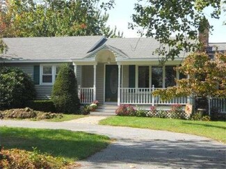 10 Chamberlain Rd, Sterling, MA 01564