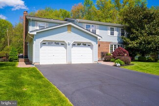 37 Junction Pond Ln, Monmouth Junction, NJ 08852