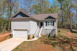 111 Academy Dr, Pickens, SC 29671