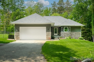 6817 Martin View St NE, Rockford, MI 49341