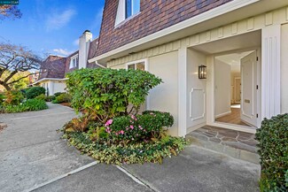 101 Miramonte Dr, Moraga, CA 94556