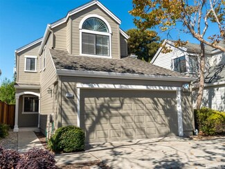 1043 Foster St, Alameda, CA 94502