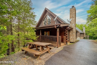 1134 Carroll Hill Ln, Sevierville, TN 37876
