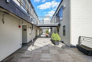 12 Stoneholm St Unit 621, Boston, MA 02115