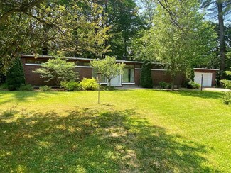 11 Jenkins Rd, Burnt Hills, NY 12027