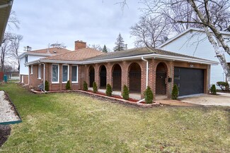 571 Byrd Rd, Riverside, IL 60546
