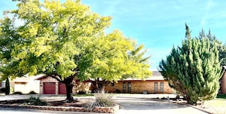 1308 Yonkers St, Plainview, TX 79072