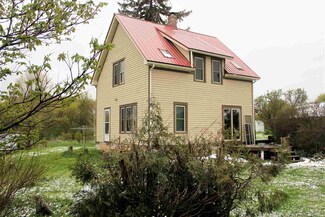 E8498 Rognstad Ridge Rd, Cashton, WI 54619