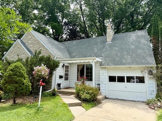 7 Harbort Dr, Madison, WI 53704