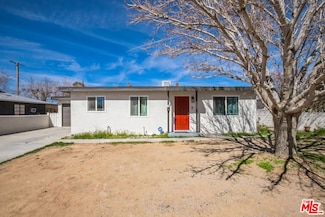 1135 W Pillsbury St, Lancaster, CA 93534