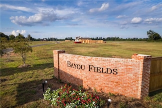 3120 Bayou Fields Dr, Alexandria, LA 71303