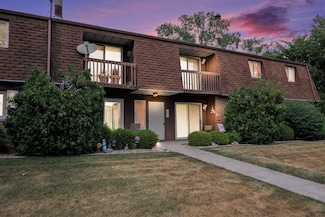1444 Woodview Dr Unit 10, Crown Point, IN 46307