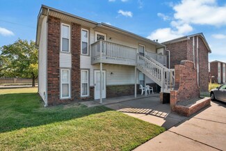 212 N Acadia Ave, Wichita, KS 67212