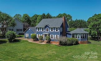 106 Chatworth Ln, Mooresville, NC 28117