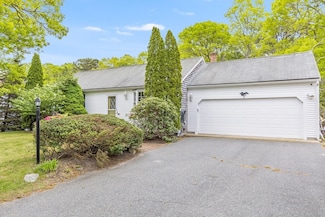 18 Tupelo Dr, Harwich, MA 02645