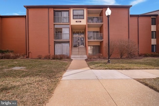 7921 Mandan Rd Unit 201, Greenbelt, MD 20770