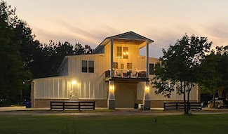 719 Turkey Creek Dr, Livingston, TX 77351